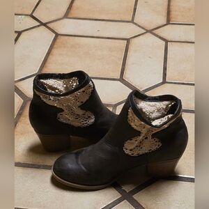 Rampage Women's Grayish Green Ankle Boots with Lace Accent Size 7.5